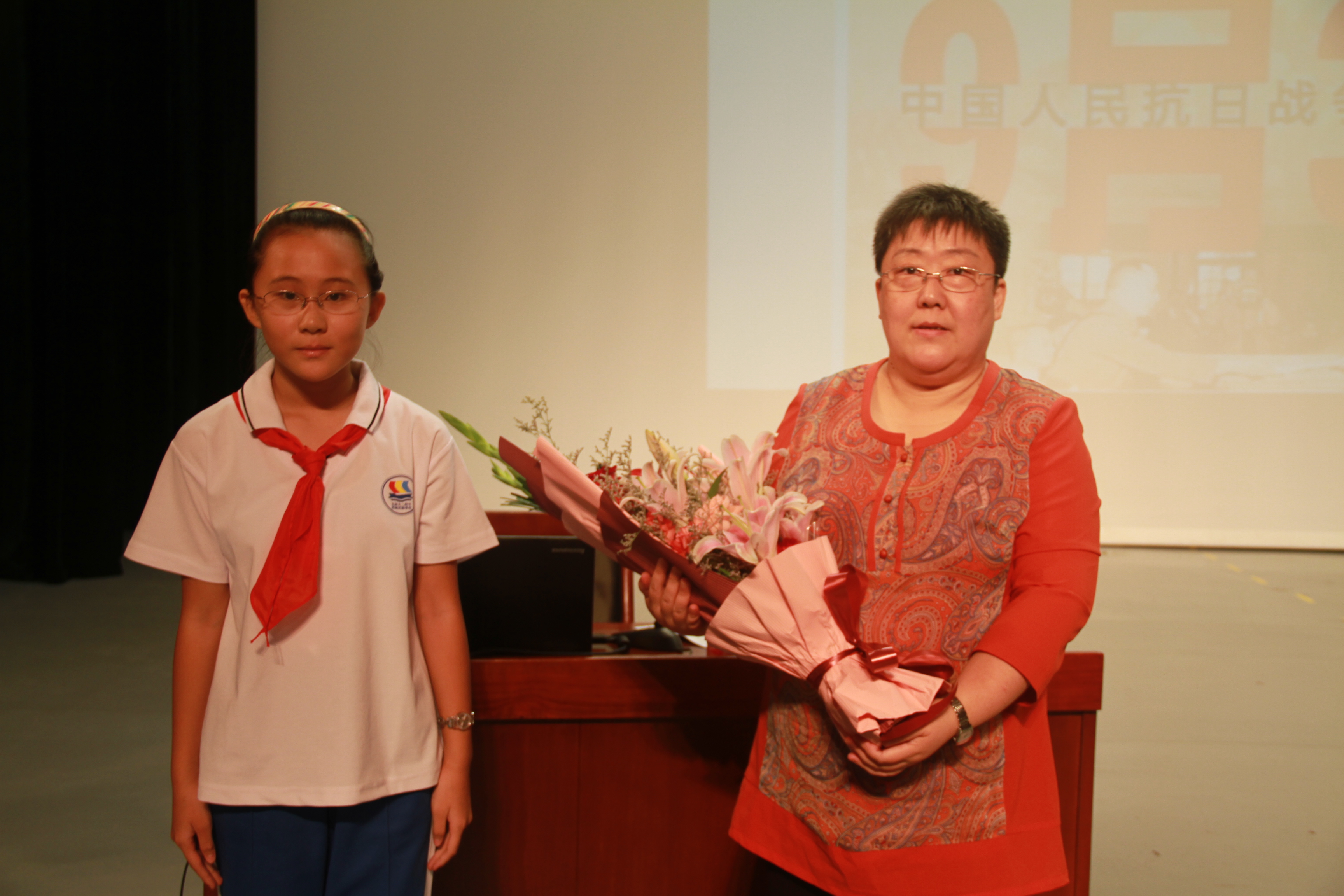 校园简介_北师大二附中武虹老师为我校学生讲开学第一课